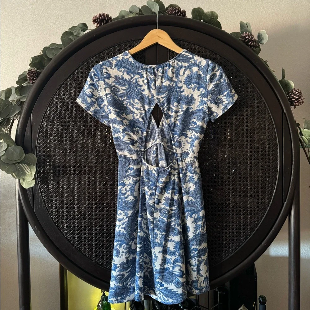 Show Me Your Mumu Antiqua Stretch Ibiza Blue White Floral Dress EUC - Picture 6 of 16